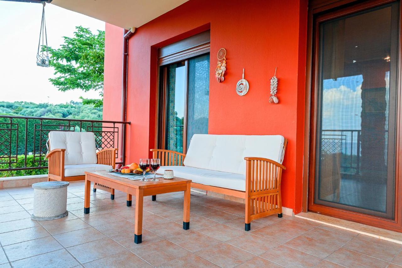 Villa Mariellie Néa Péramos Extérieur photo