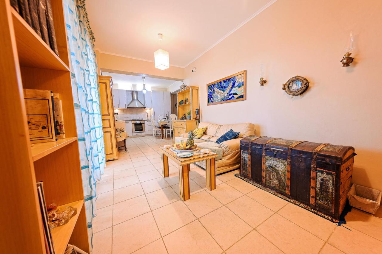 Villa Mariellie Néa Péramos Extérieur photo