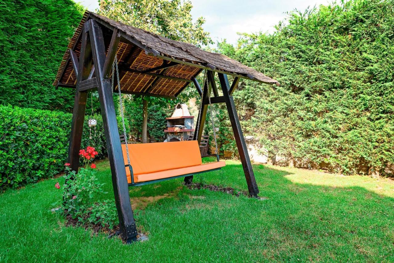 Villa Mariellie Néa Péramos Extérieur photo