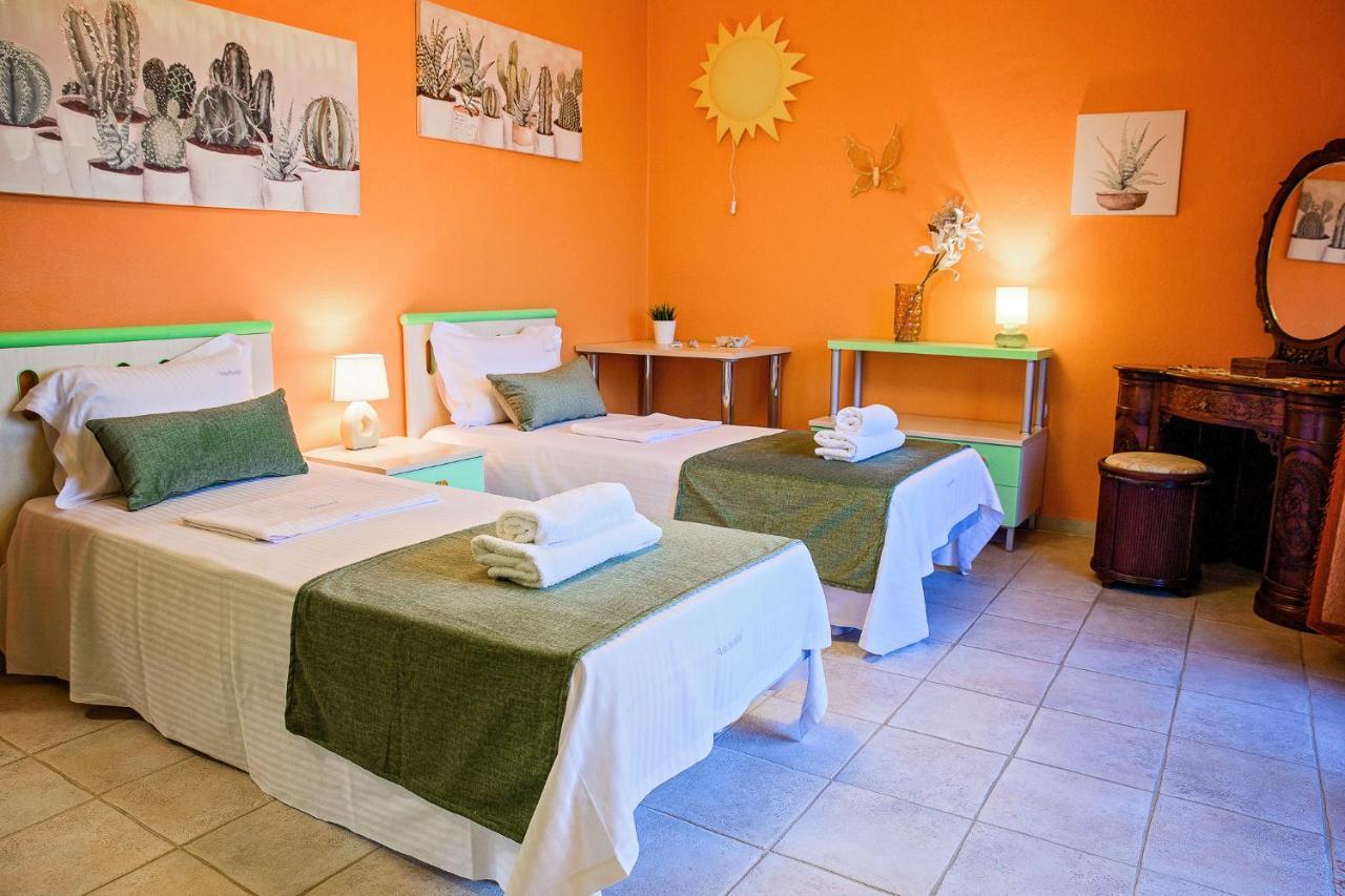 Villa Mariellie Néa Péramos Extérieur photo