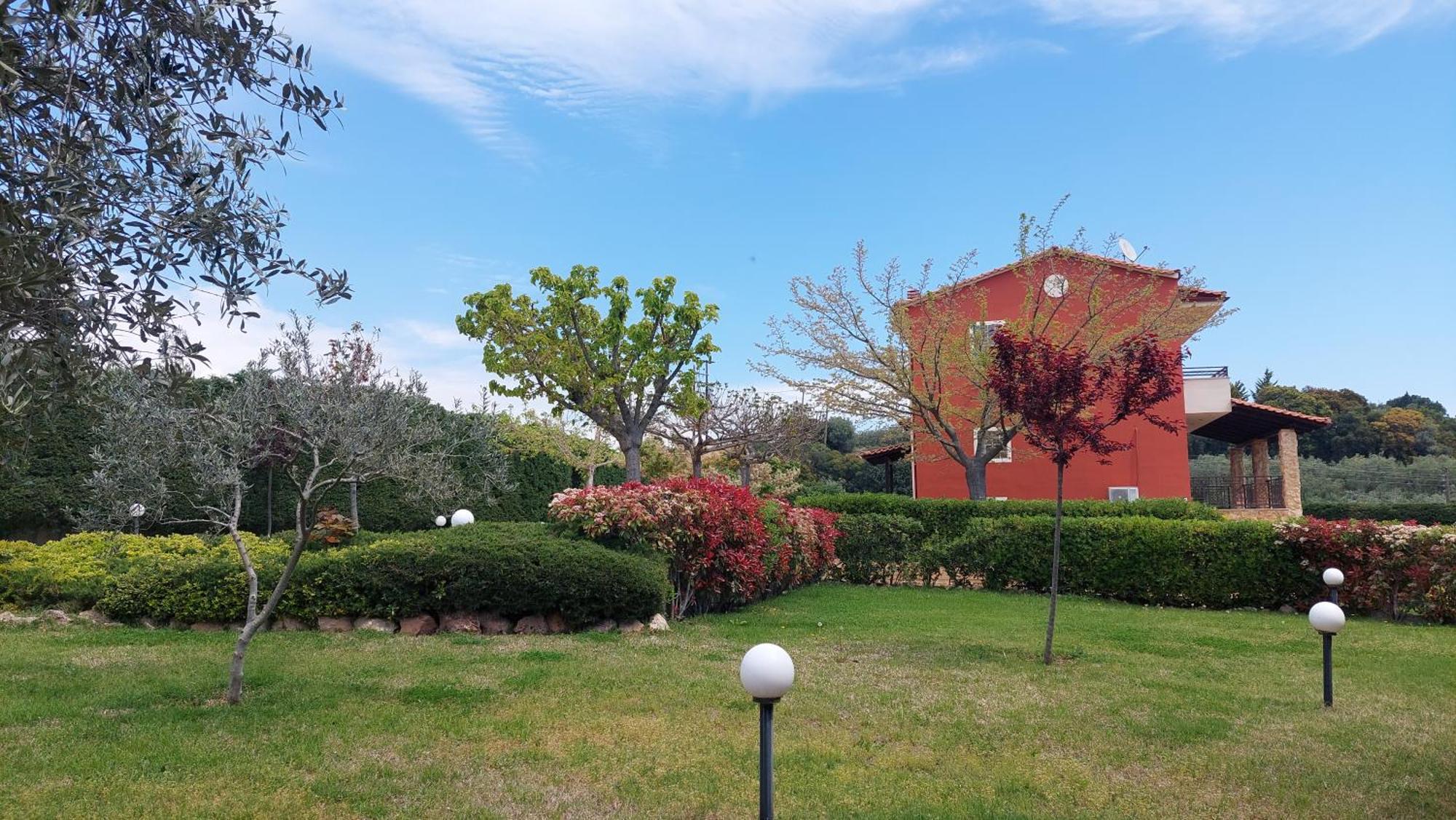 Villa Mariellie Néa Péramos Extérieur photo