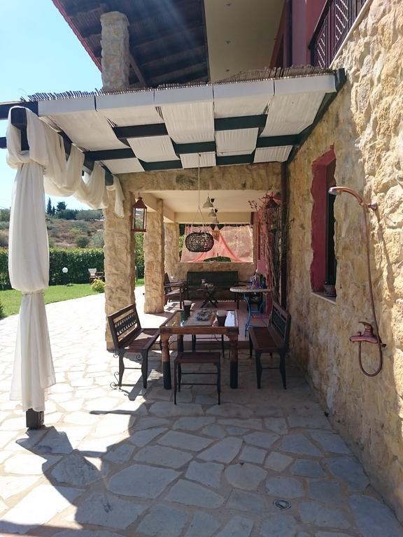 Villa Mariellie Néa Péramos Extérieur photo
